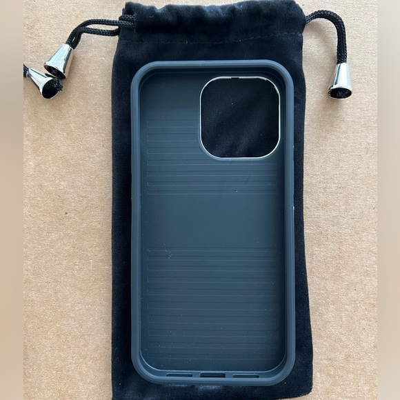 Burga MagSafe compatible iPhone cases. - Picture 2 of 3